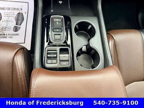 Certified 2025 Honda Pilot Elite image 40