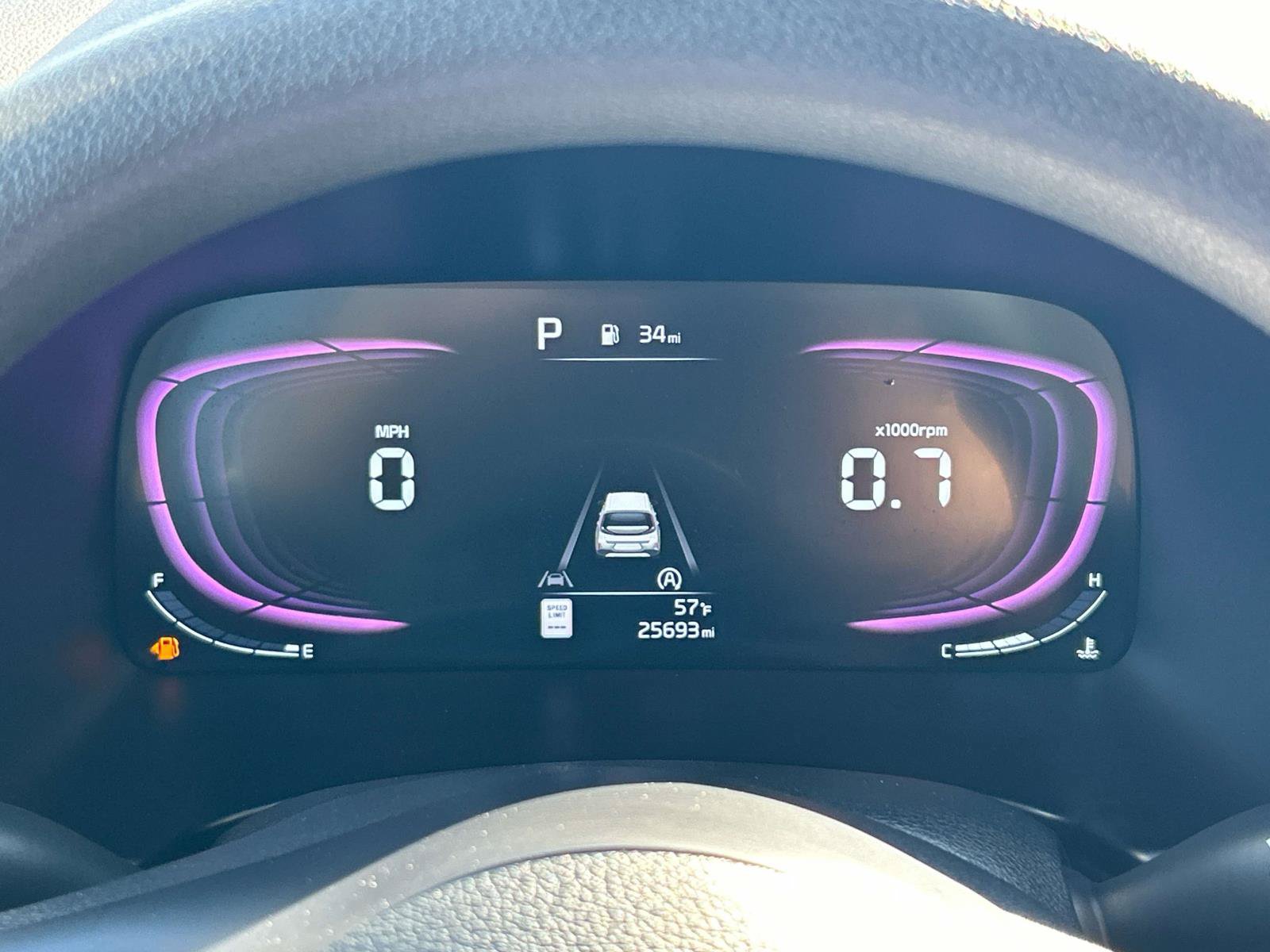 Used 2025 Kia Soul LX w/ LX Technology Package FWD image 33