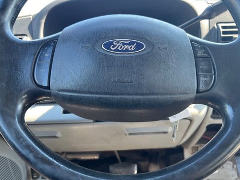 Used 2006 Ford F450 2WD Regular Cab Super Duty image 33