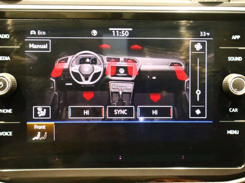 Used 2024 Volkswagen Tiguan SE image 35