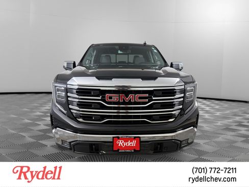 Used 2022 GMC Sierra 1500 SLT w/ SLT Convenience Package AWD/4WD image 8