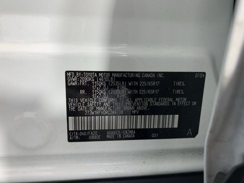 Used 2024 Toyota RAV4 XLE w/ Convenience Package FWD image 12