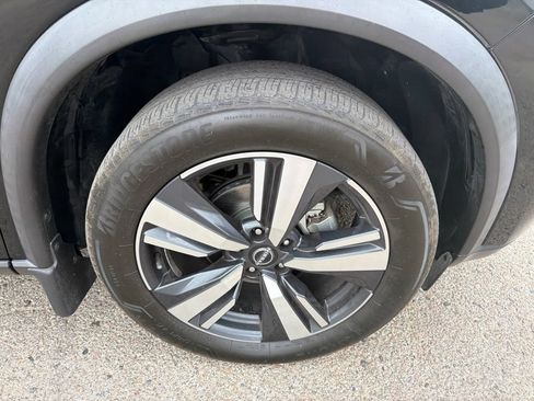 Used 2023 Nissan Rogue SL FWD image 10
