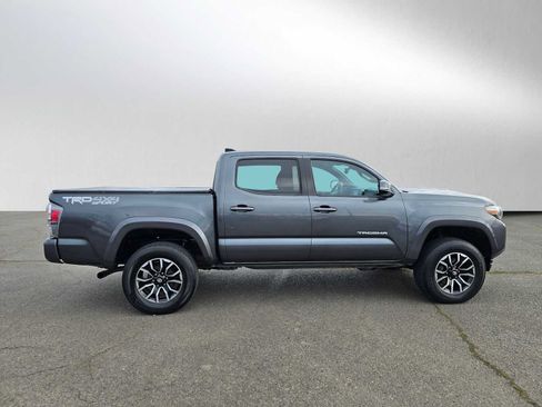 Used 2021 Toyota Tacoma TRD Sport w/ Technology Package image 5