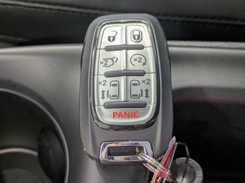 New 2026 Chrysler Pacifica Select image 31