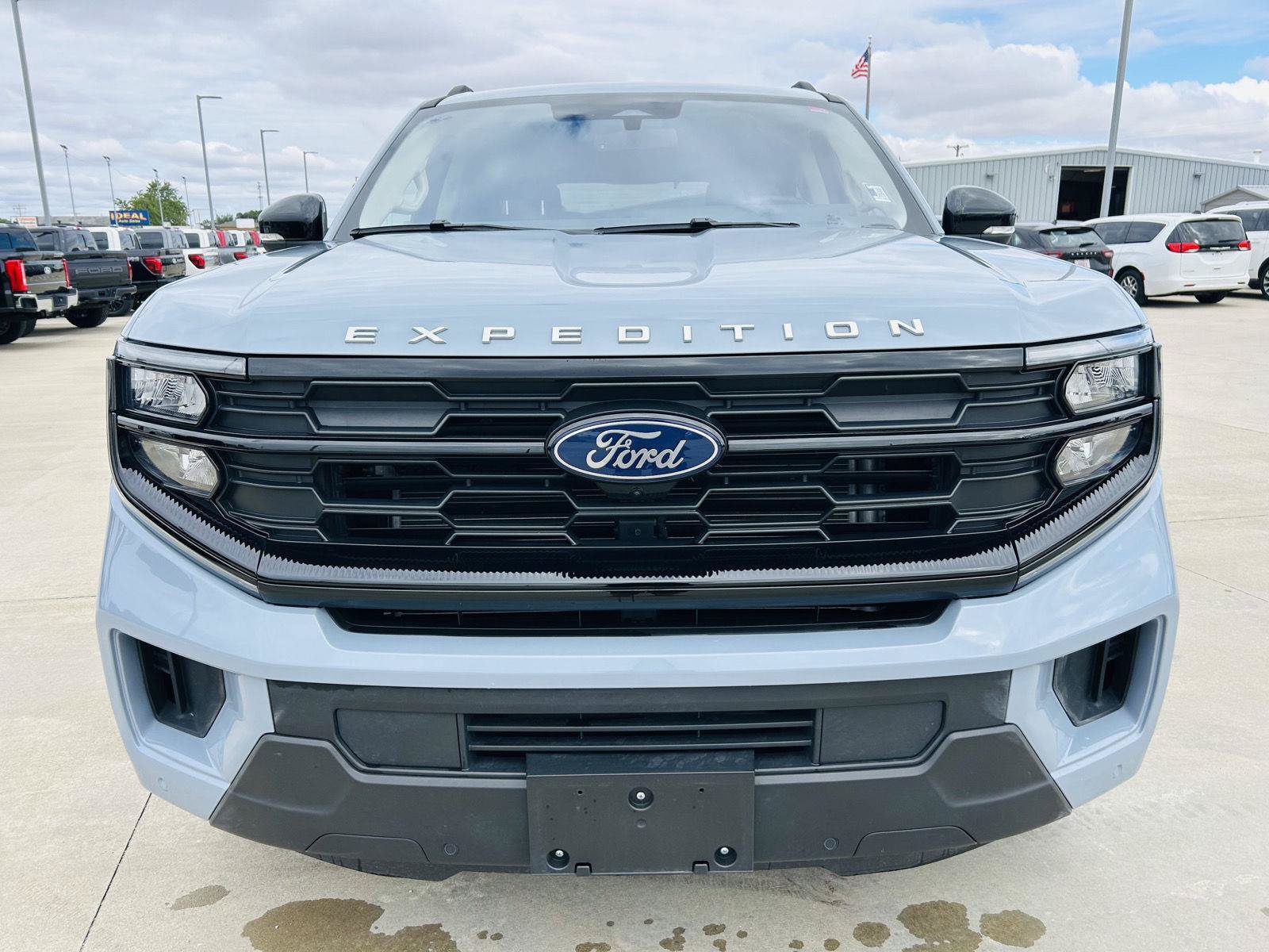Used 2025 Ford Expedition Active AWD/4WD image 42