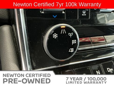 Used 2025 Nissan Armada SL w/ Captain's Chari Seat Package RWD image 10