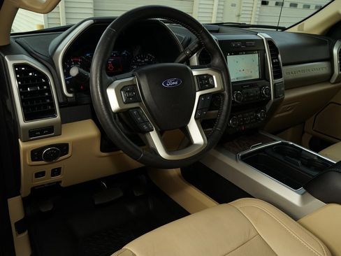 Used 2019 Ford F250 Lariat w/ Lariat Ultimate Package image 8