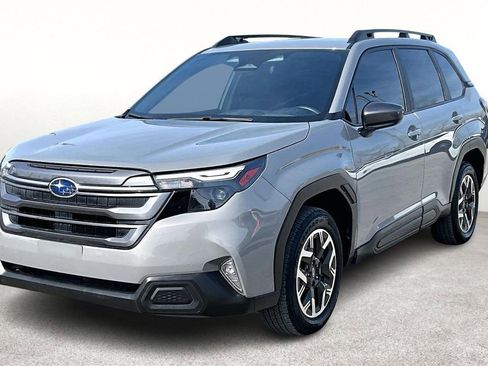 Used 2025 Subaru Forester Premium AWD/4WD image 14