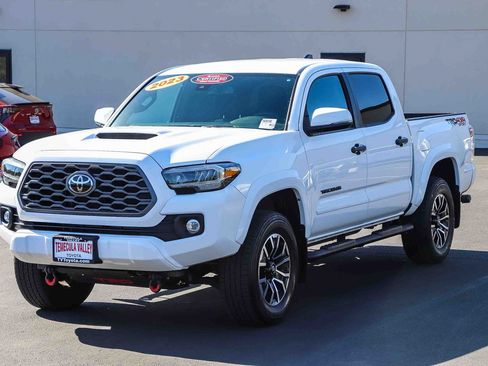 Certified 2023 Toyota Tacoma TRD Sport w/ Black Out Package (TMS) AWD/4WD image 3