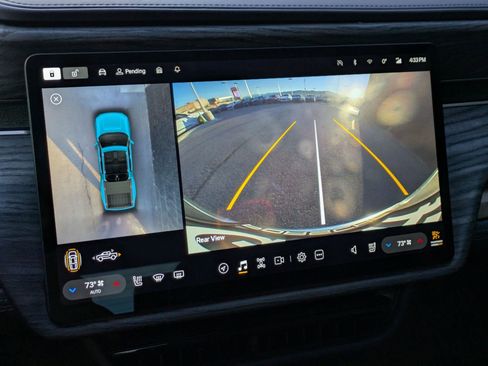 Used 2022 Rivian R1T Launch Edition image 16