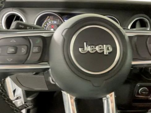 Used 2023 Jeep Wrangler Unlimited Sahara w/ Cold Weather Group AWD/4WD image 21