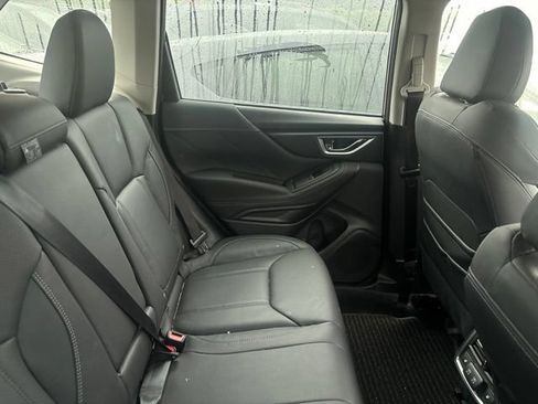 Used 2023 Subaru Forester Touring AWD/4WD image 9