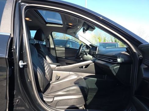 Used 2023 Hyundai Elantra Limited w/ Cargo Package image 21