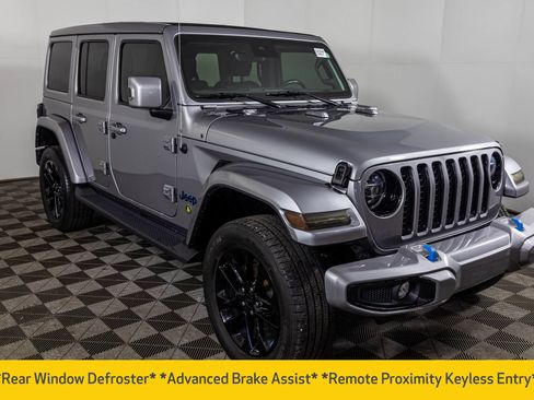 Used 2021 Jeep Wrangler Unlimited Sahara AWD/4WD image 15