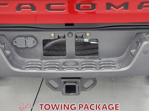 Used 2020 Toyota Tacoma TRD Sport w/ TRD Premium Sport Package AWD/4WD image 39