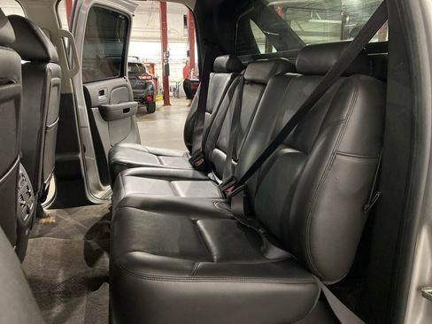 Used 2010 Chevrolet Avalanche LTZ image 8