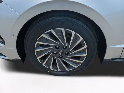 New 2026 Hyundai Sonata Limited FWD image 11