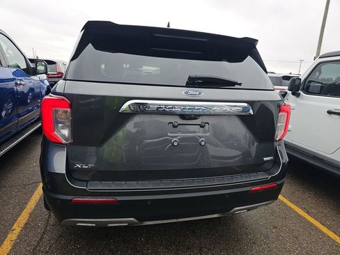 Used 2020 Ford Explorer XLT w/ Equipment Group 202A image 5