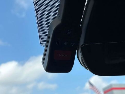 Used 2025 Toyota Tacoma TRD Sport image 32