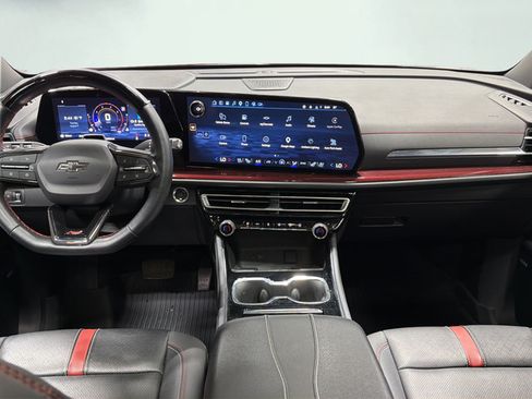 Used 2025 Chevrolet Traverse RS w/ LPO, Floor Liner Package AWD/4WD image 18