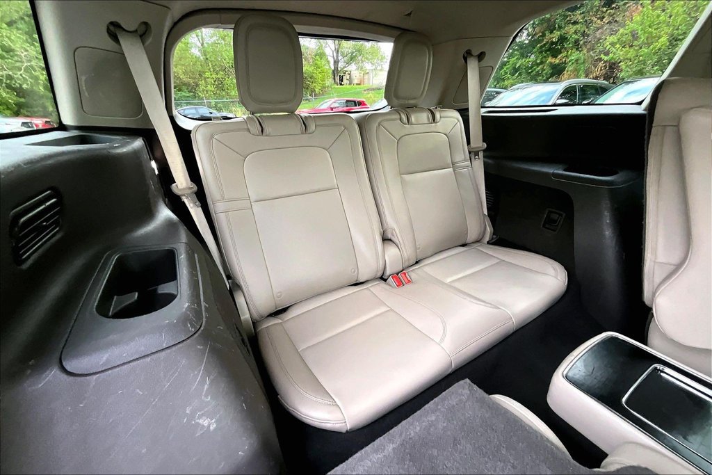 Used 2022 Lincoln Aviator Reserve w/ Equipment Group 201A AWD/4WD image 38