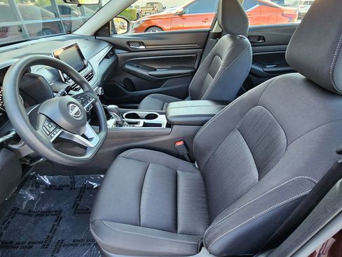 Used 2024 Nissan Altima 2.5 SV image 14