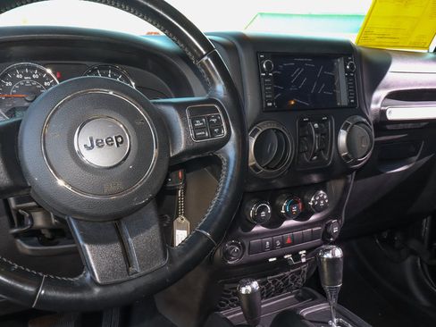 Used 2018 Jeep Wrangler Unlimited Sport S AWD/4WD image 9
