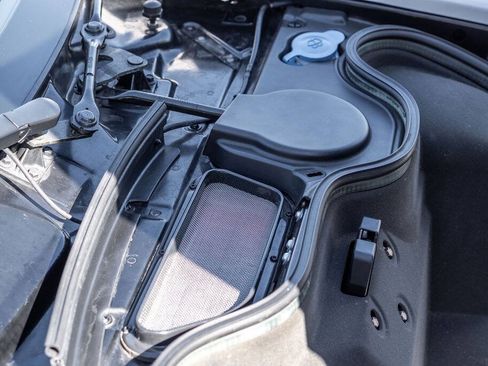 Used 2005 Ford GT RWD image 41