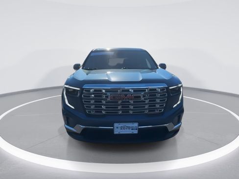 Used 2024 GMC Acadia Denali w/ Super Cruise Package image 3