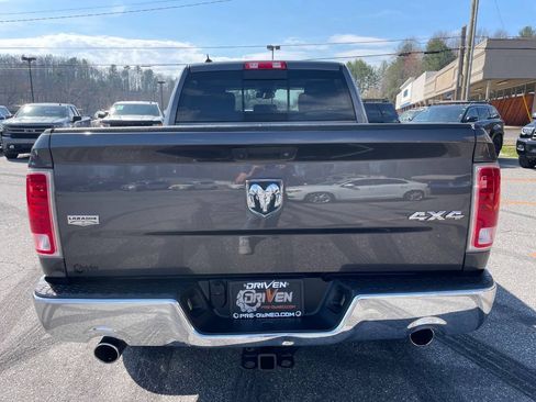 Used 2017 RAM 1500 Laramie w/ Convenience Group AWD/4WD image 10