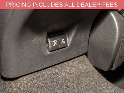 Used 2025 Toyota Camry SE FWD image 7