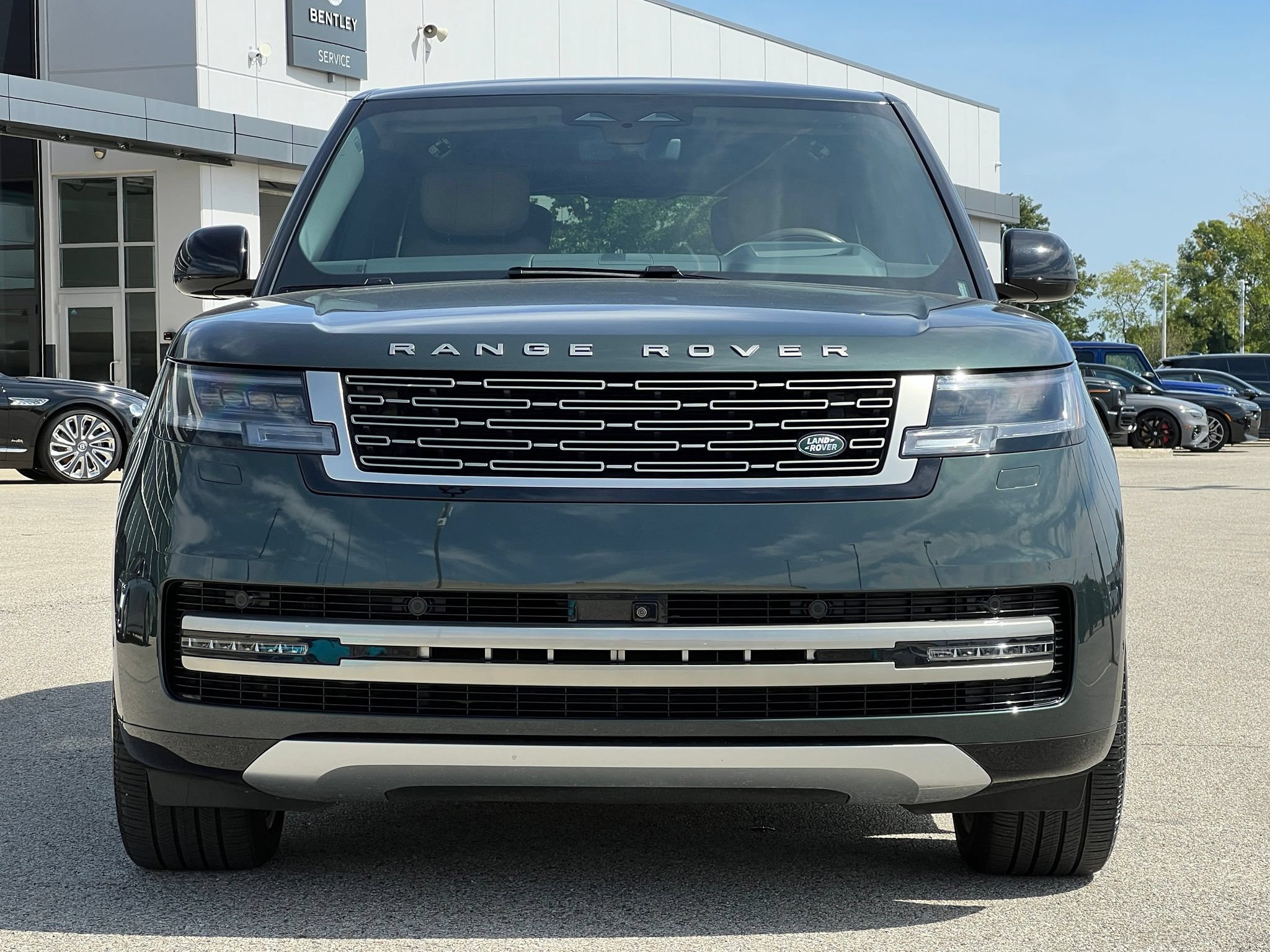 Used 2025 Land Rover Range Rover Autobiography AWD/4WD image 8