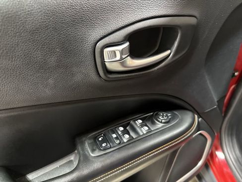 Used 2018 Jeep Compass Latitude w/ Popular Equipment Group AWD/4WD image 20