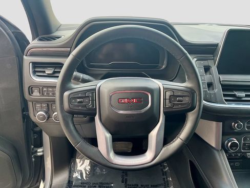 Used 2023 GMC Yukon SLT w/ SLT Premium Package AWD/4WD image 11