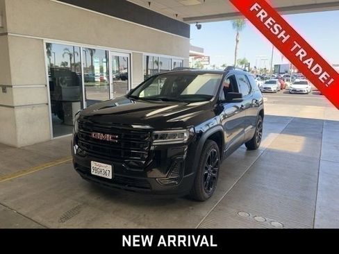 Certified 2022 GMC Acadia SLE w/ Driver Convenience Package image 1