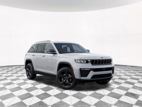 New 2026 Jeep Grand Cherokee Limited w/ Limited Altitude Package AWD/4WD image 7