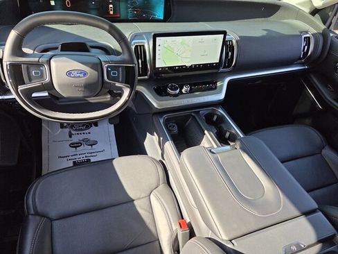 New 2025 Ford Expedition Platinum w/ Driver's Package image 12