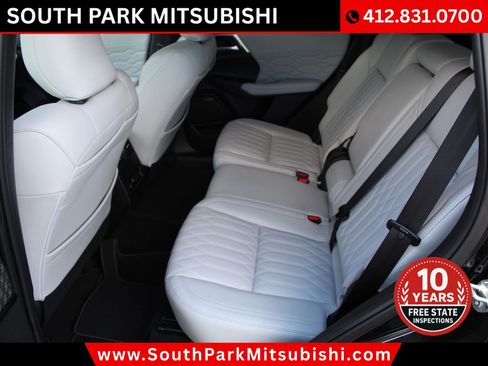 Used 2025 Mitsubishi Outlander AWD image 15