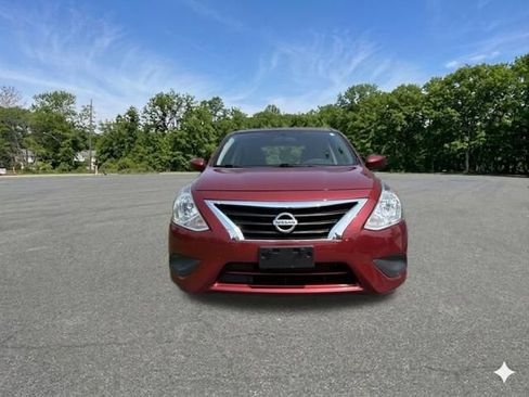 Used 2019 Nissan Versa SV FWD image 3