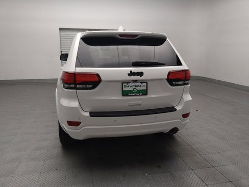 Used 2020 Jeep Grand Cherokee Altitude RWD image 6