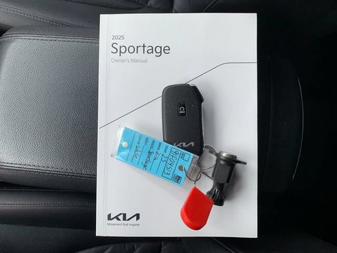 Used 2025 Kia Sportage X-Pro Prestige AWD/4WD image 9