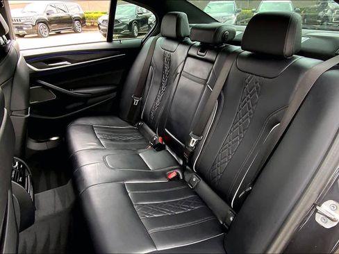 Used 2022 BMW 540i w/ M Sport Package image 19