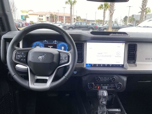 New 2025 Ford Bronco Outer Banks image 9