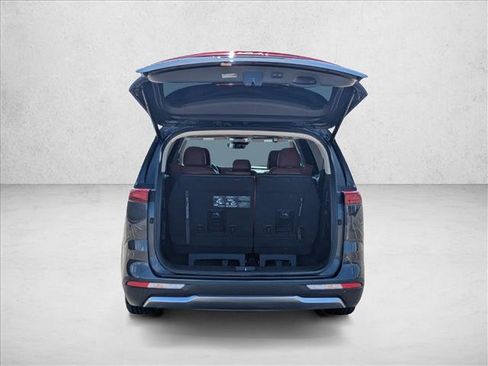 Used 2024 Kia Carnival SX FWD image 6