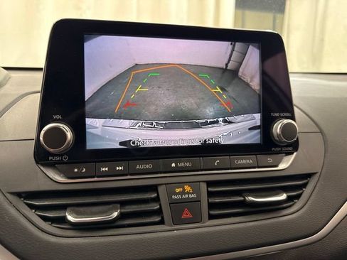 Used 2022 Nissan Altima 2.5 SV FWD image 25