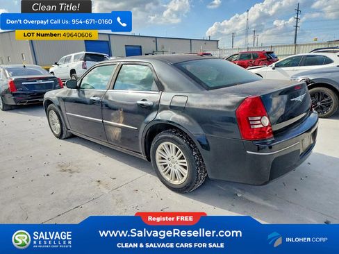 Used 2010 Chrysler 300 Touring image 3