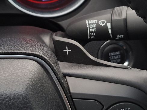 Used 2018 Toyota Camry XSE FWD image 30
