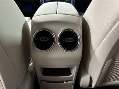 Used 2025 Mercedes-Benz GLA 250 4MATIC image 27