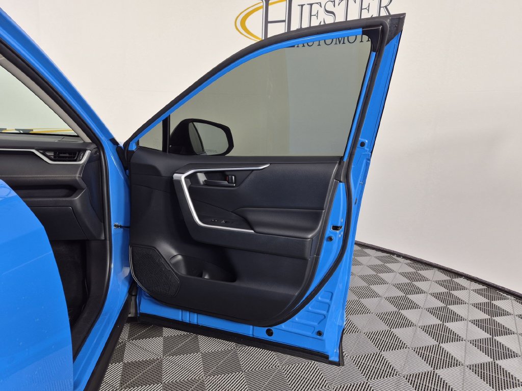 Used 2019 Toyota RAV4 LE w/ All Weather Liner Package AWD/4WD image 34